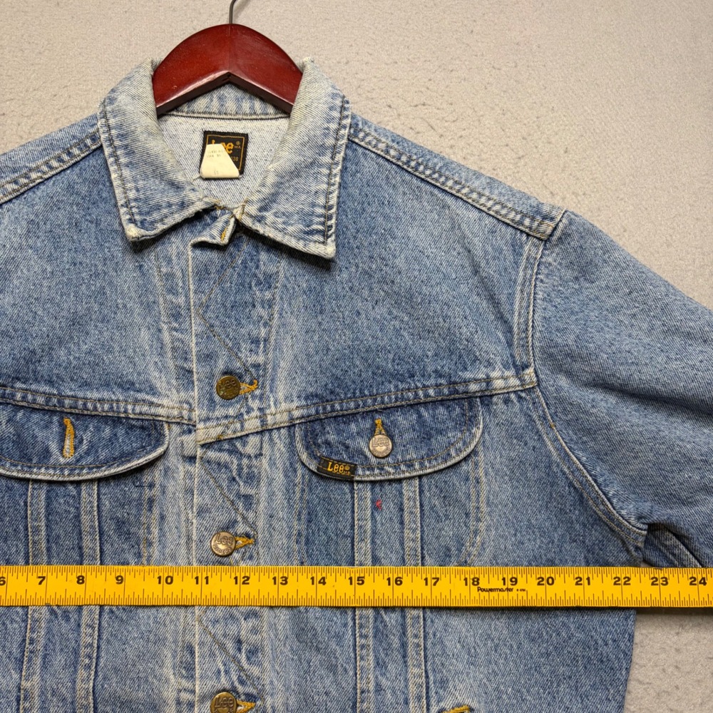 Lee Denim Jacket Mens 46 Blue Vintage 80s Trucker Distressed Acid Wash Patched - Picture 7 of 16